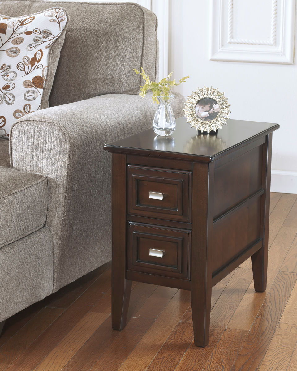 Larimer - Dark Brown - Chair Side End Table - EZ Furniture Sales & Leasing
