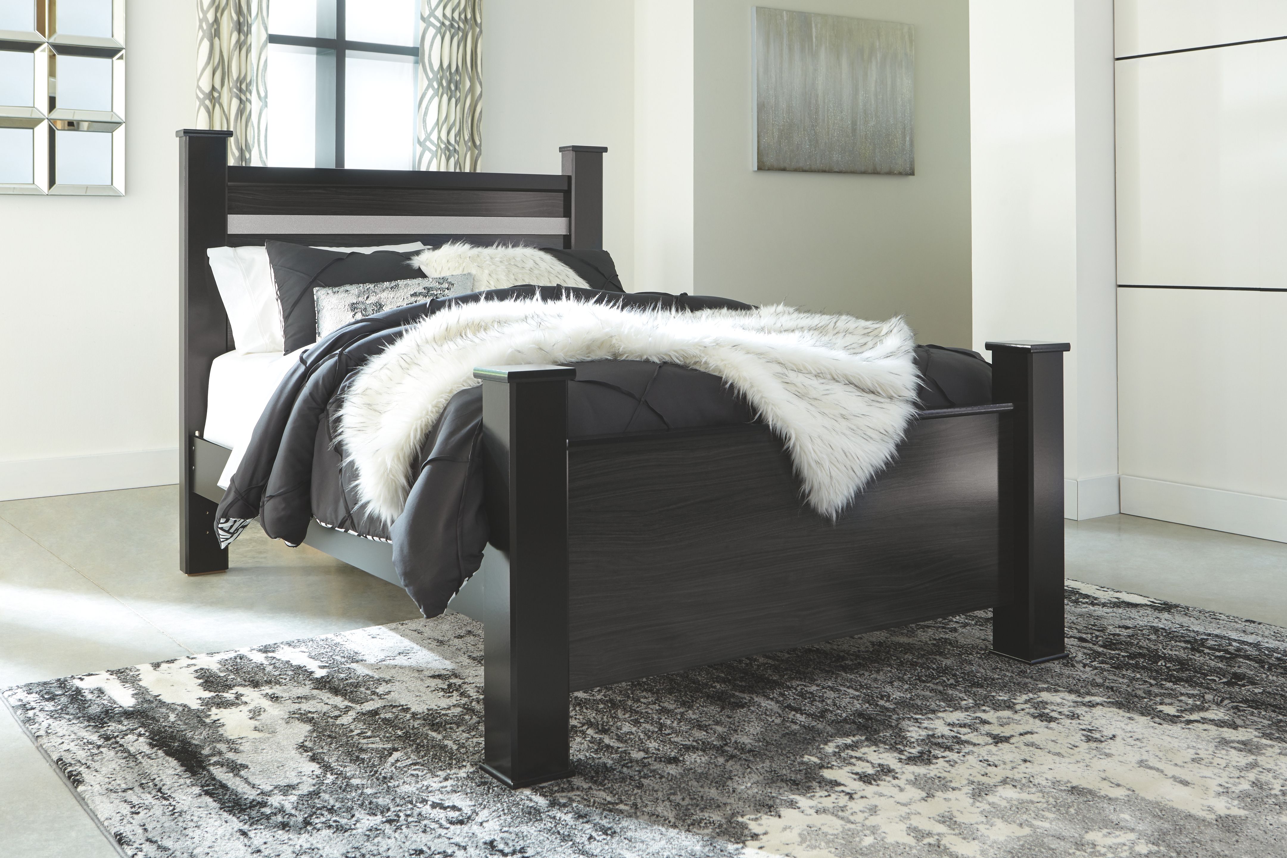 Starberry Black Queen Poster Bed