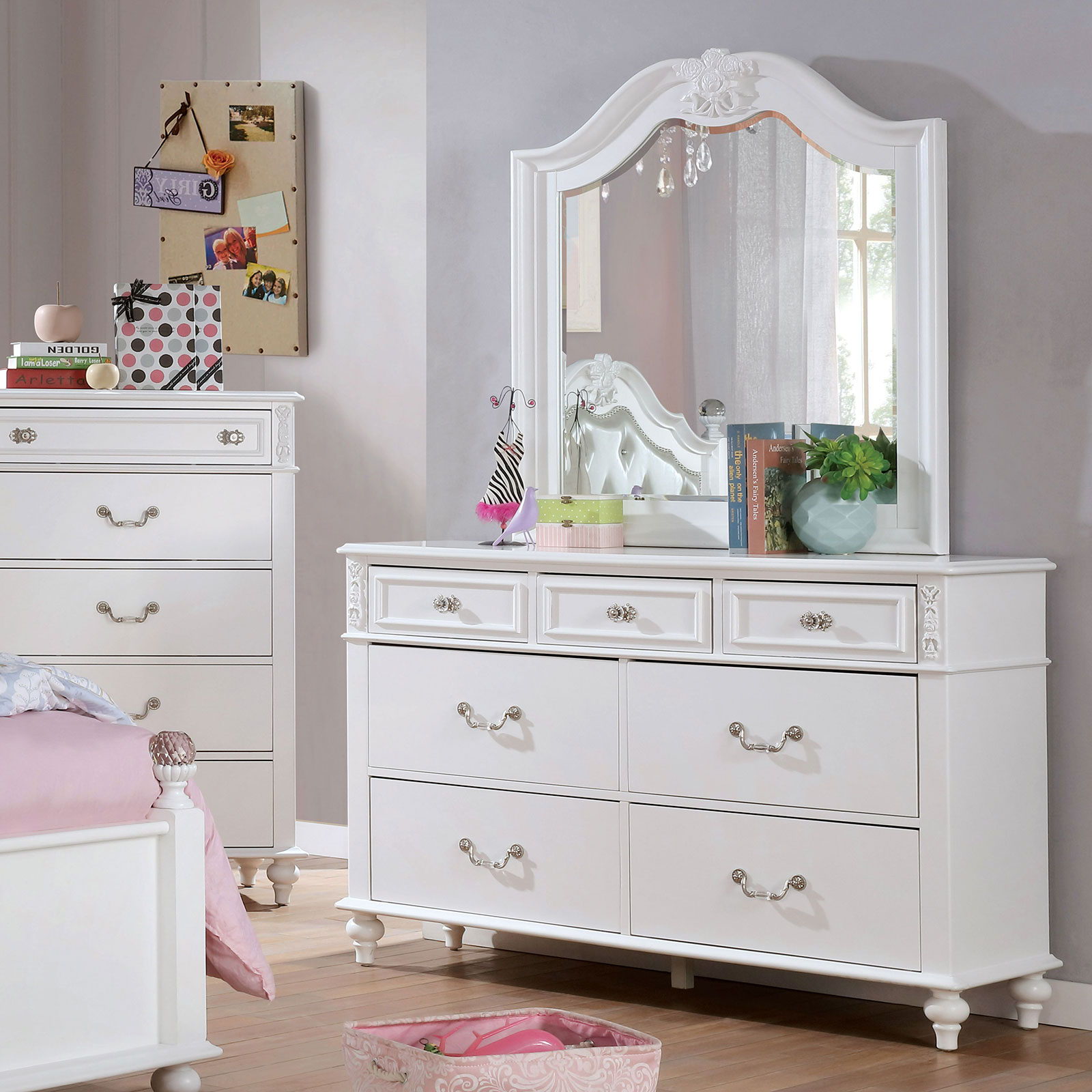 Furniture of America Belva Dresser White